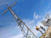 In Canto Alto (1146 m) da Ripa-Zogno ad anello fiorito il 10 aprile 2025 - FOTOGALLERY